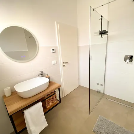 Maritima Opatija-meerblick-infinity Pool-luxus-relax فيلة أوباتيا