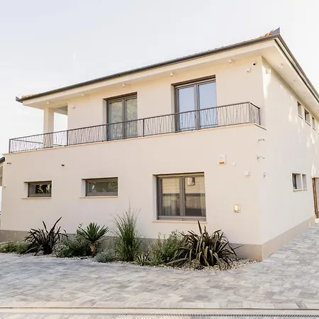 Maritima Opatija-meerblick-infinity Pool-luxus-relax فيلة أوباتيا